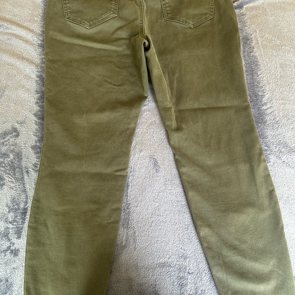 Reitmans Sculpting Green Pants - Picture 3 of 3